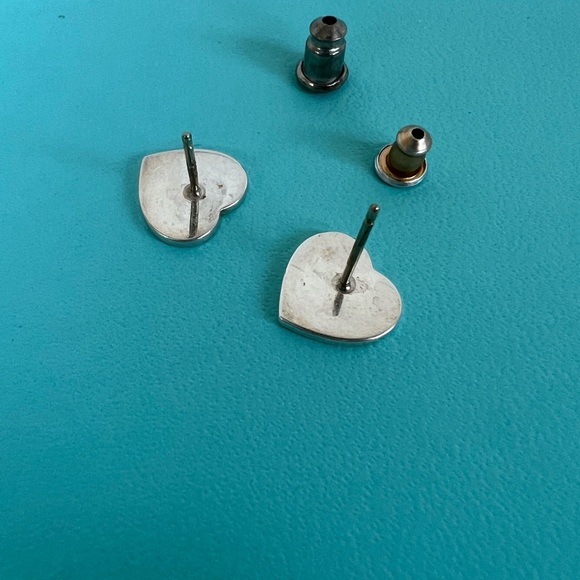 🔴Authentic TIFFANY & CO RTT Heart Stud Earrings 🔴 - Picture 7 of 8